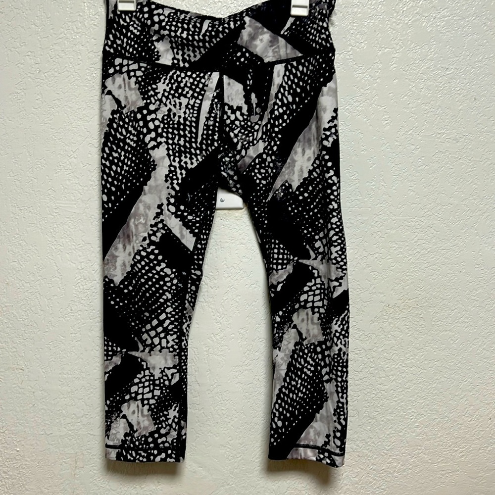 Lululemon atlético size 8